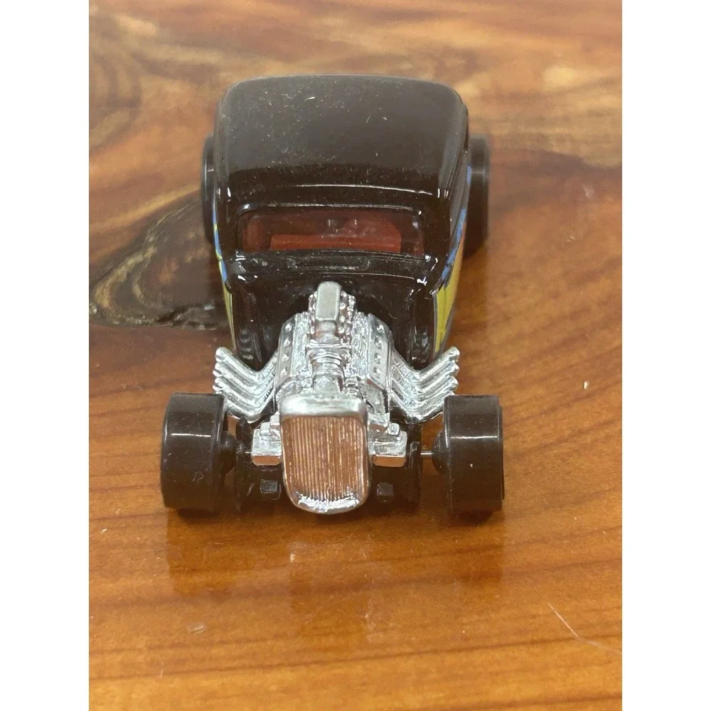 1997 Hot Wheels 1932 Black Ford Coupe w/Flames 1/64 Die Cast Hot Rod Vintage Car